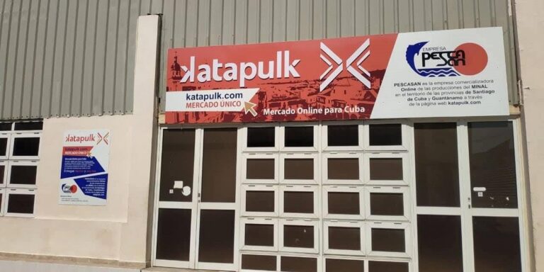 En la foto, una de las filiales de Katapulk