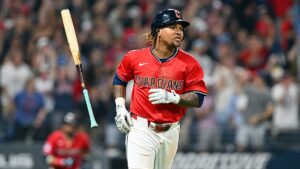 En la foto, JOsé Ramírez