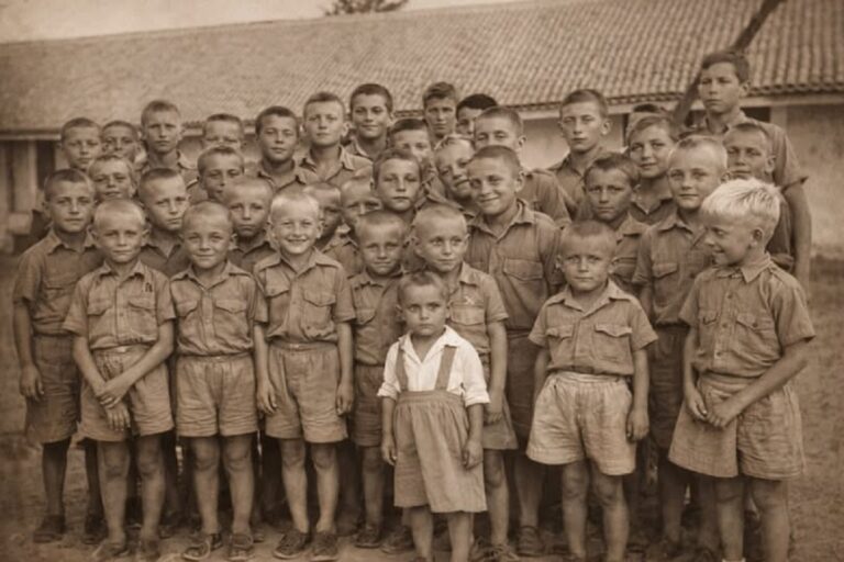 En la foto, una parte de los niños polacos