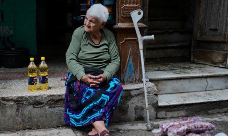 En la foto, una escena de la realidad cubana actual