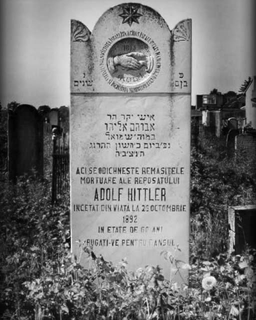 En la foto, la tumba de Adolf Hittler