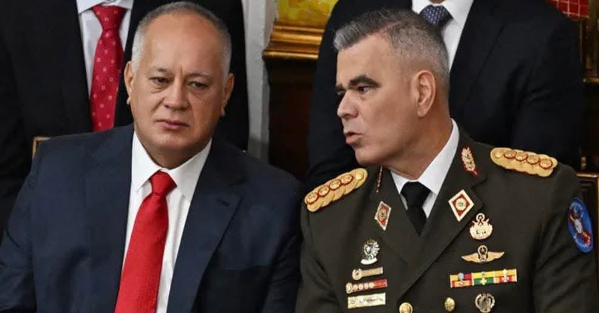 En la foto, Diosdado Cabello y Vladimir Padrino
