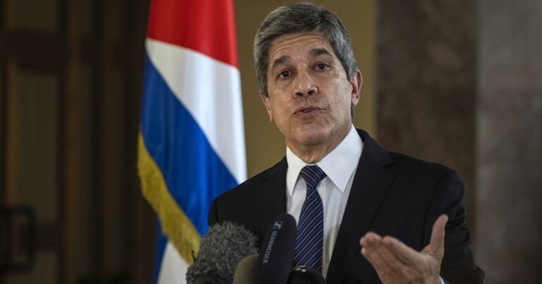 En la foto, el viceministro del Minrex Calos Fernández de Cossío