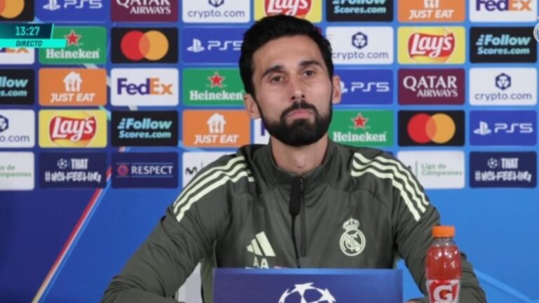 En la foto, Arbeloa en la rueda de prensa previa al partido ante el Mónaco