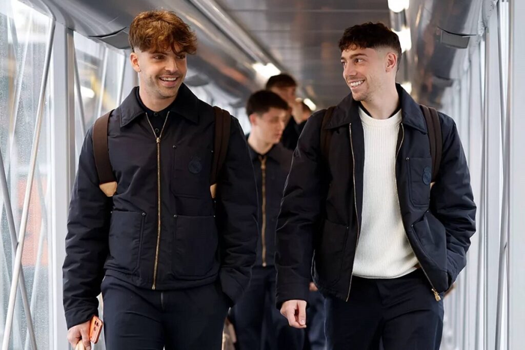 Real Madrid viaja a Lisboa sin Rüdiger ni Alexander-Arnold 4 En la foto, Asencio y Valverde en el aeropuerto de Barajas, camino a Lisboa