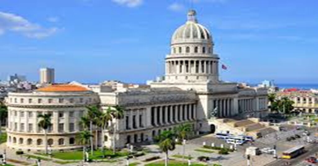 En la foto, el capitolio de La Habana