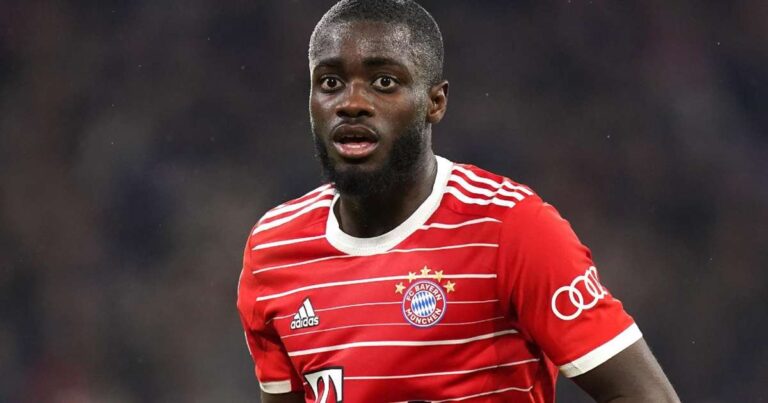 En la foto, Dayot Upamecano