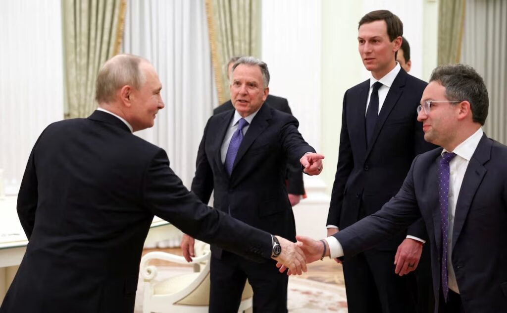 Rusia, EEUU y Ucrania celebrarán conversaciones trilateral en Abu Dabi, anuncia el Kremlin 6 En la foto, encuentro de Putin y Witkoff