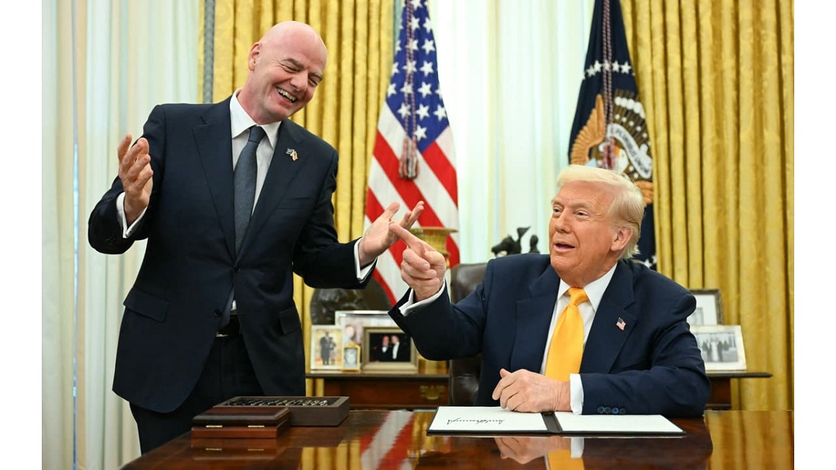En la foto, Donald Trump y Gianni Infantino