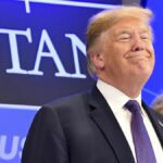 En la foto, Trump en una reunión de la OTAN