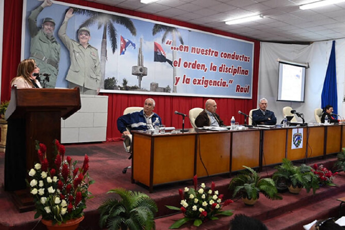 En la foto, pleno del Partido Comunista en Villa Clara