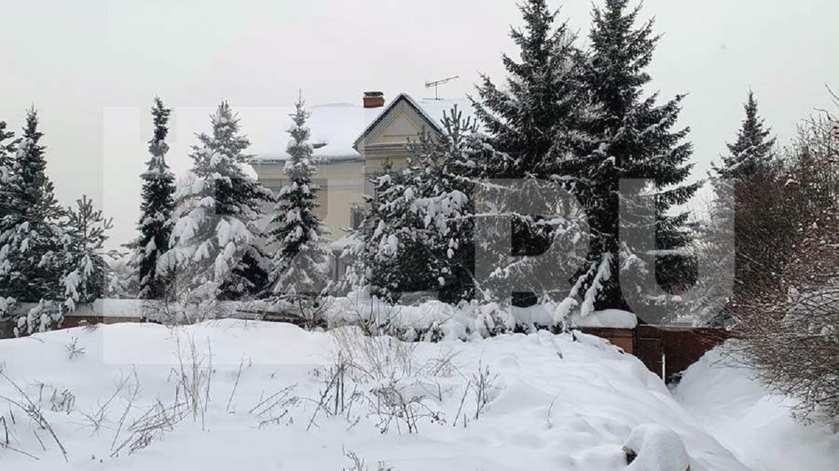 En la foto, el hostal antes de incendiarse
