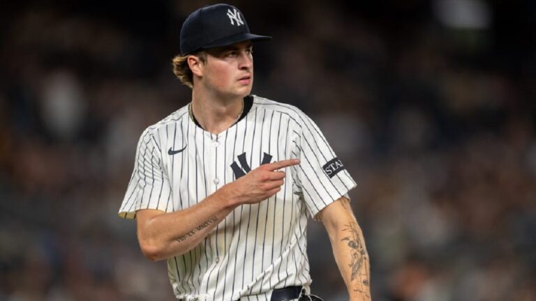 En la foto, Cam Schlittler