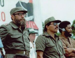 En la foto, Fidel Castro y Daniel Ortega