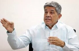 En la foto, Fernández de Cossio