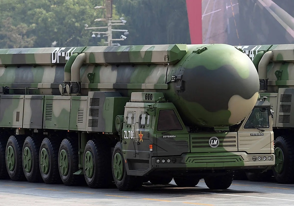 En la foto, armas nucleares chinas