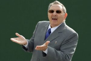 En la foto, Raúl Castro