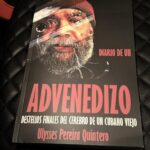 En la foto, la portada del libro