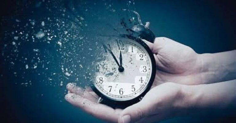 En la foto, un reloj en seál de que el tiempo se acaba