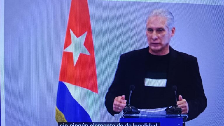 En al foto, Díaz-Canel en la tv