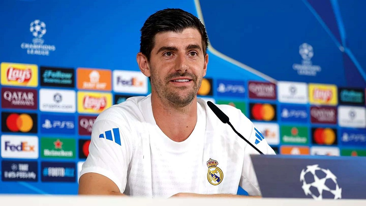 En la foto, Courtois en la rueda de prensa del Real Madrid