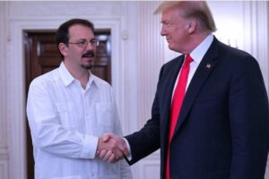 En la foto, una imagen generada por AI de Alejandro Castro y Donald Trump