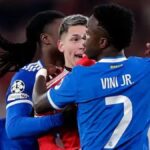 En la foto, Viny Jr se encara y ofende al argentino Gianluca Prestianni