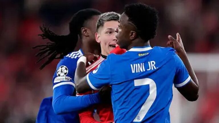 En la foto, Viny Jr se encara y ofende al argentino Gianluca Prestianni