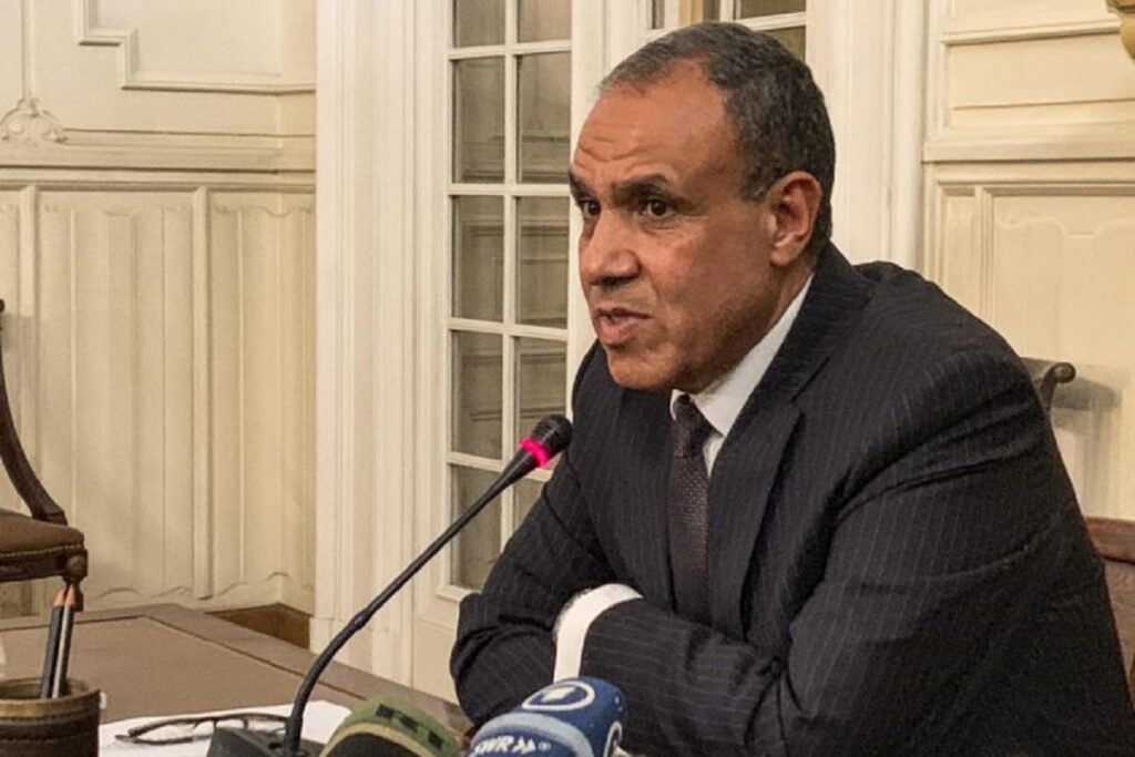 Egipto anima a Irán a seguir negociando con EE.UU. hasta alcanzar una solución pacífica 8 En la foto, el canciller de Egipto, Badr Abdelaty