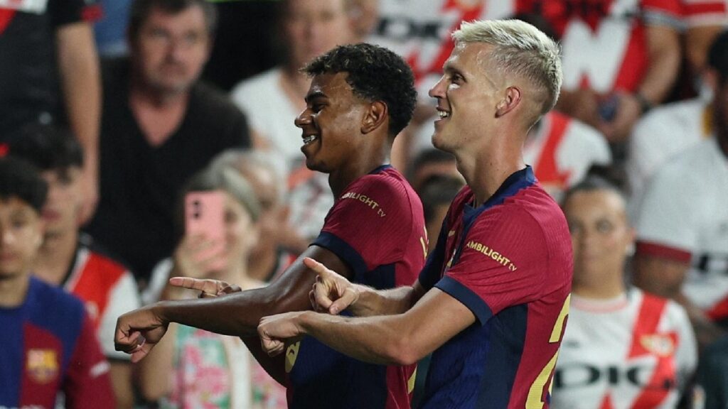 En la foto, Lamine Yamal y Dani Olmo