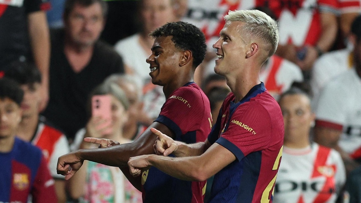 En la foto, Lamine Yamal y Dani Olmo