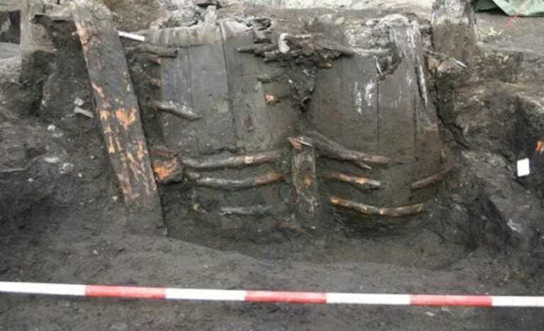 En la foto, los barriles encontrados en Odense