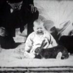 En la foto, el niño durante el experimento