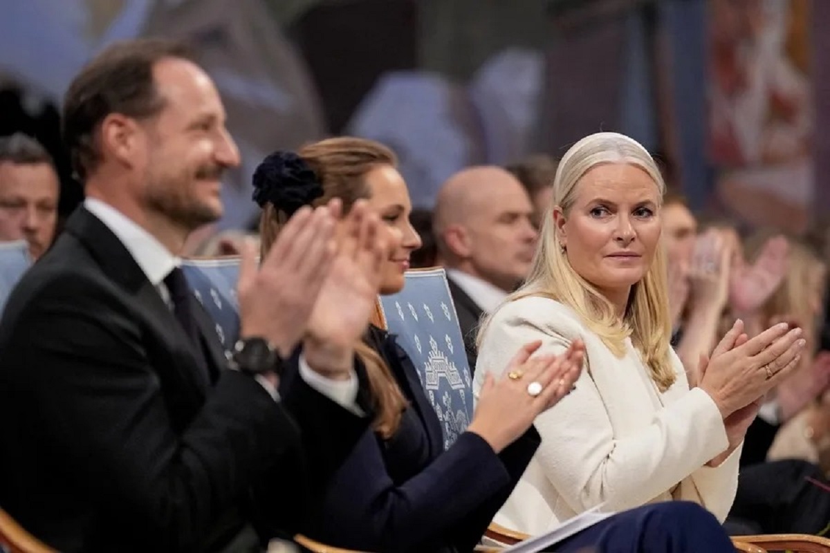 En la foto, El príncipe heredero Haakon, la princesa heredera Mette-Marit y la princesa Ingrid Alexandra de Noruega