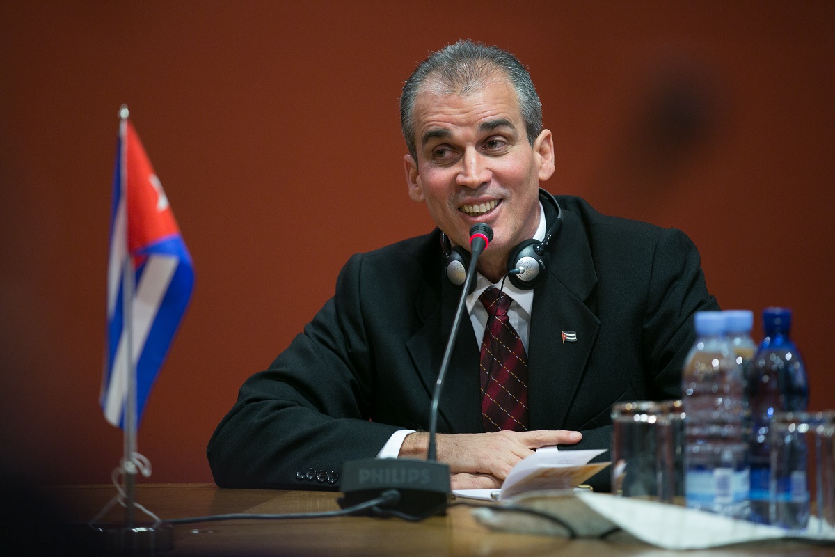 En la foto, el embajador de Cuba en Moscú, Enrique Orta González