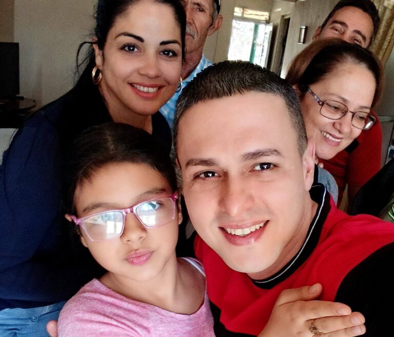 En la foto, Jorge Martín en familia
