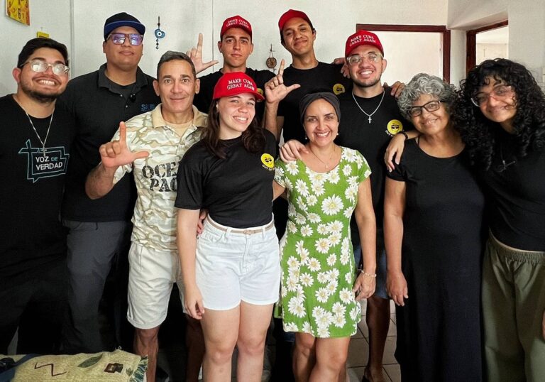 En al foto, jóvenes cristianos que luchan contra el castrismo