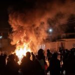 En la foto, una imagen de Morón en la noche de las protestas