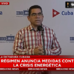 En la foto, Joel García al momento de preguntar a Díaz-Canel