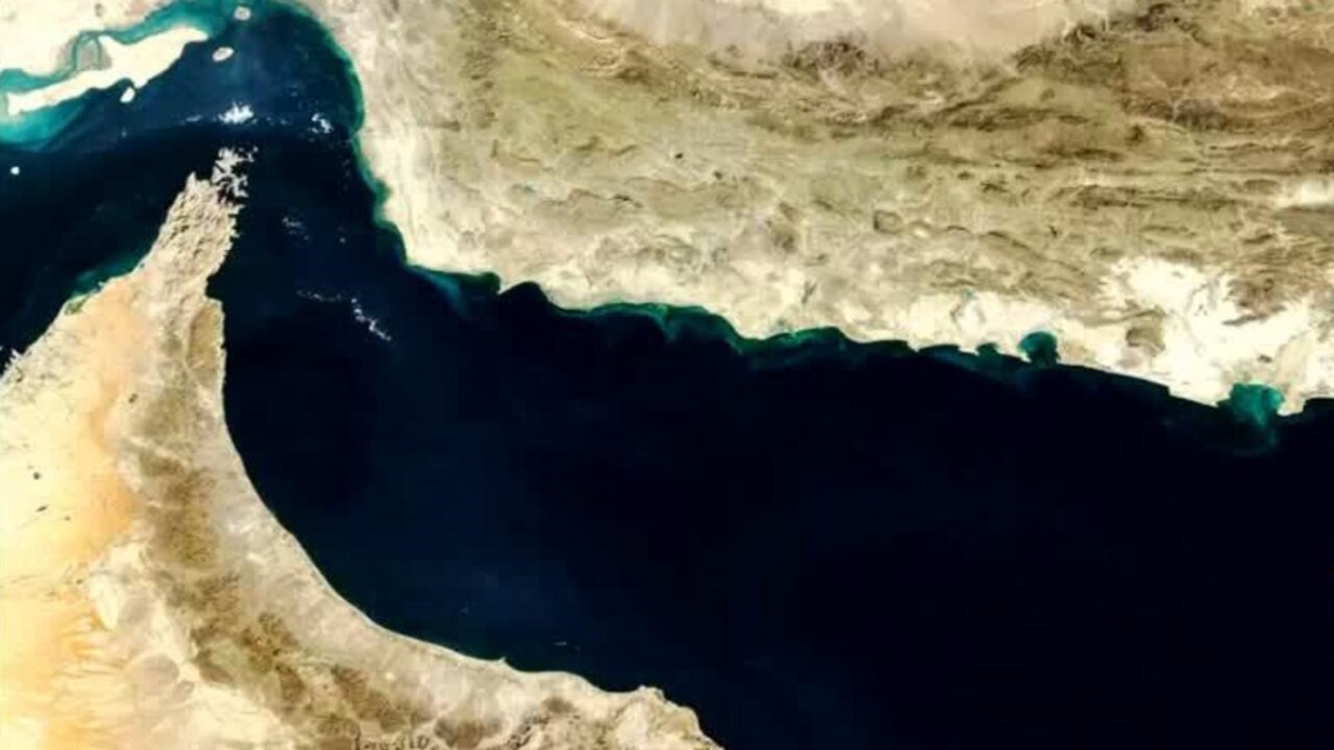 En la foto, el estrecho de Ormuz