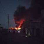 En la foto, fuego en la fábrica de Cubos de Matanzas