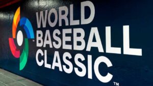 En la foto, una pancarta del Clásico Mundial