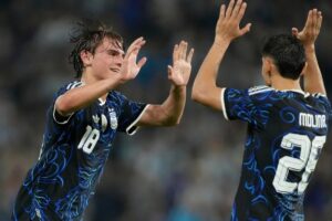 En la foto, Nico Paz celebra un gol ante Mauritania