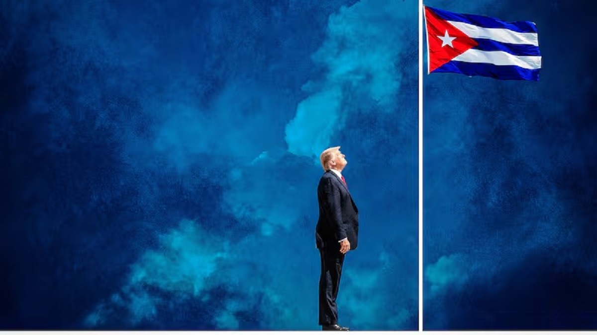 En la foto, Trump Ante una bandera cubana