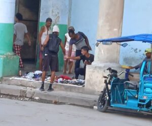 En la foto, La Habana y venta de basura reciclada en las calles
