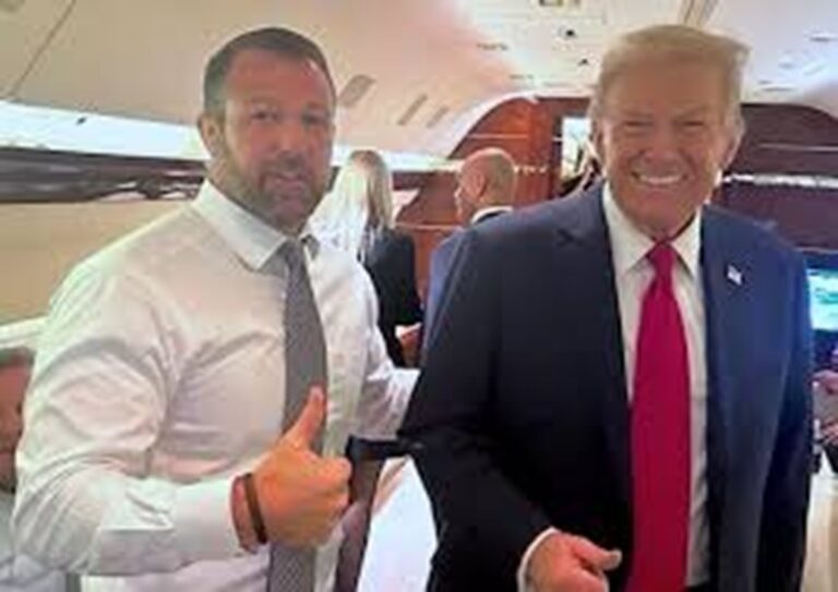 En la foto, Markwayne Mullin y Trump