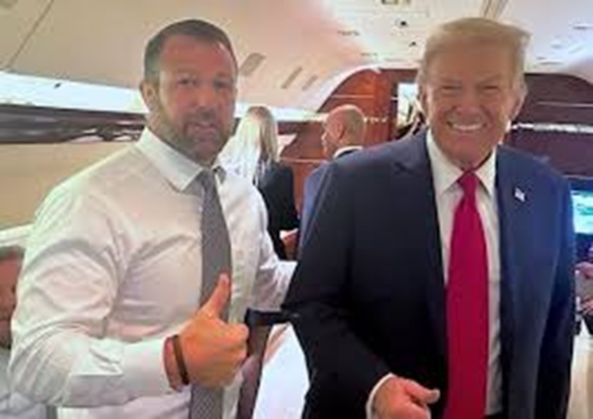 En la foto, Markwayne Mullin y Trump