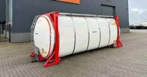 En la foto, tanques de combustible de los enviados por EEUU a Cuba