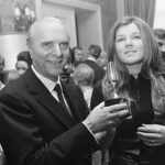 Ángel Sanz Briz en un acto social durante su carrera diplomática, conocido como el Ángel de Budapest por salvar a miles de judíos del Holocausto.