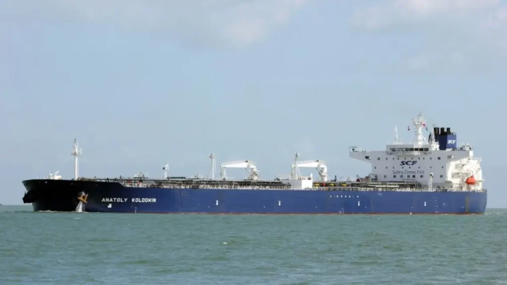 ¡Llegó el salvavidas ruso a la dictadura cubana! Un petrolero sancionado con 730,000 barriles de crudo, ¿para aliviar al pueblo o para apuntalar al régimen?